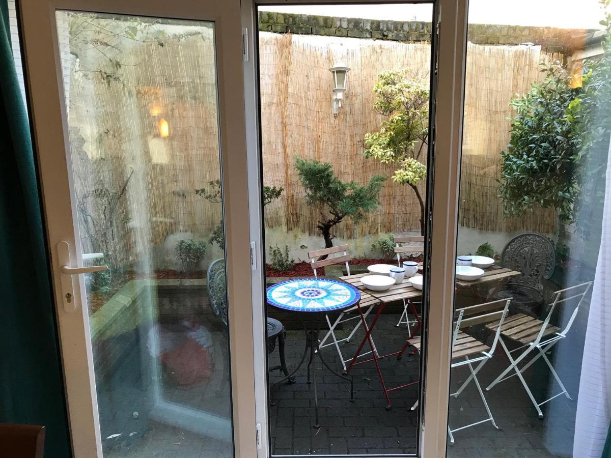 Cosy House, 3 Bedrooms, Private Parking, Wifi, Patio NWI Eksteriør billede