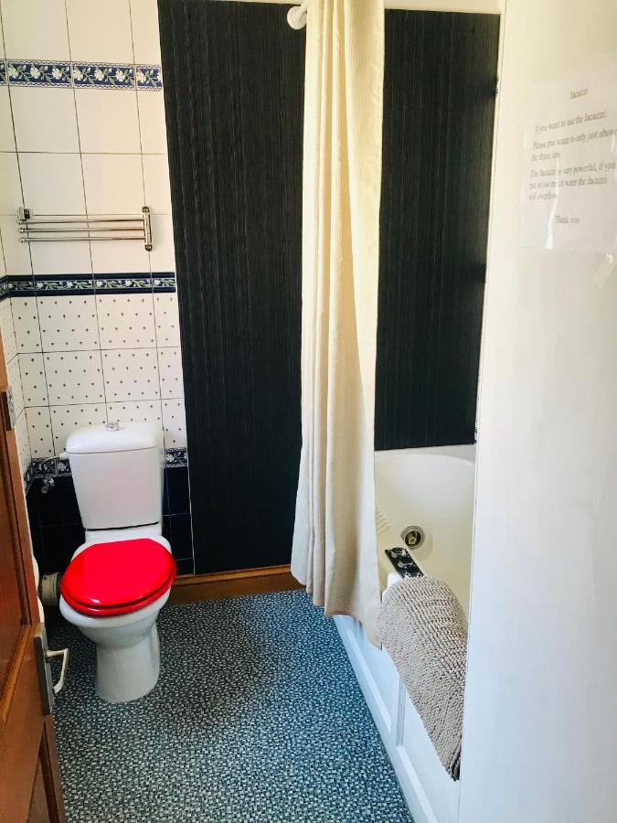 Cosy House, 3 Bedrooms, Private Parking, Wifi, Patio NWI Eksteriør billede