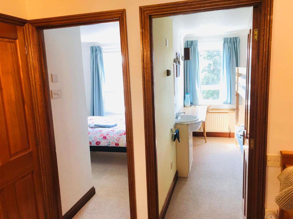 Cosy House, 3 Bedrooms, Private Parking, Wifi, Patio NWI Eksteriør billede